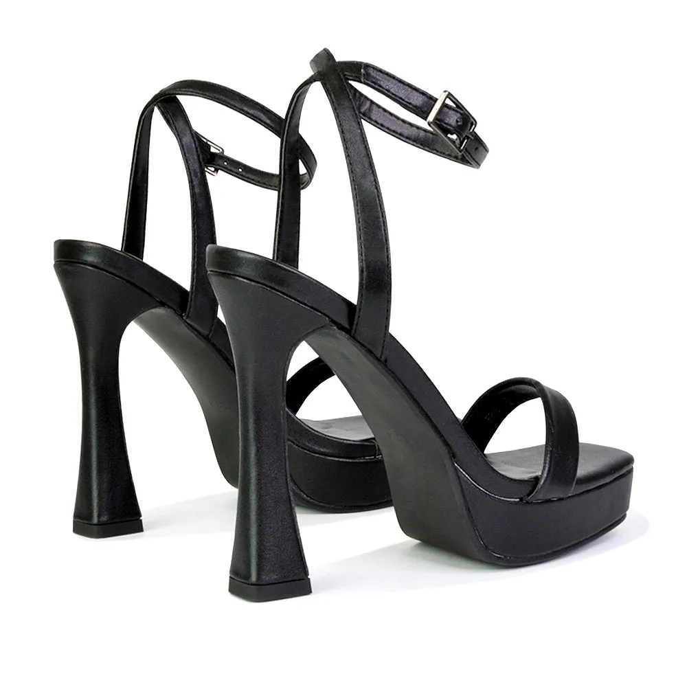 Coconut Strappy Block High Heel Strappy Platform Sandals in Green