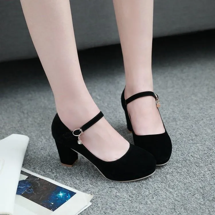 Women closed toe pendant buckle strap chunky heels