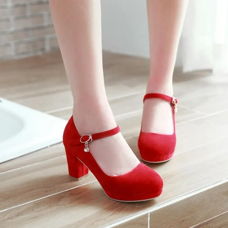 Women closed toe pendant buckle strap chunky heels